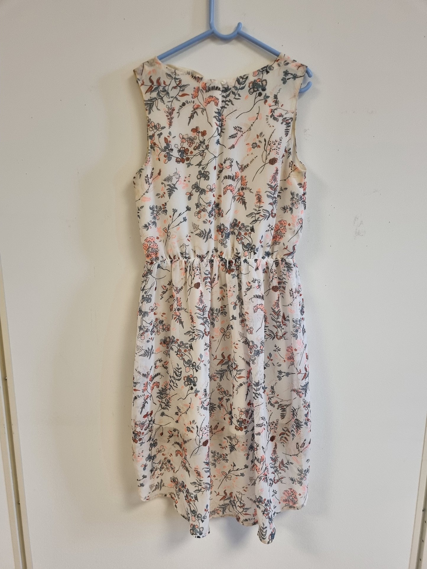 Lys kjole med blomsterprint - 146/152