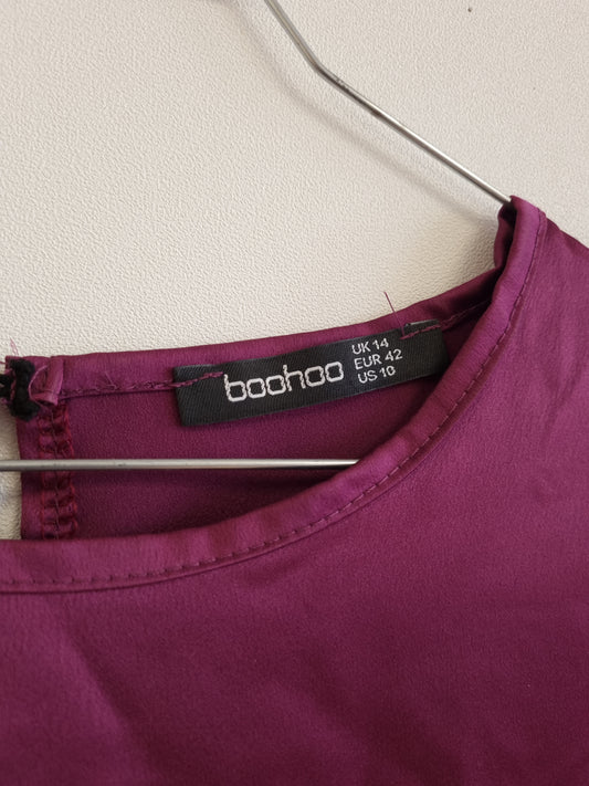 Boohoo satengbluse - L