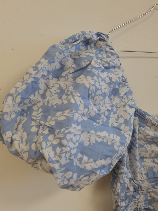 Gina Tricot blomsterkjole – L