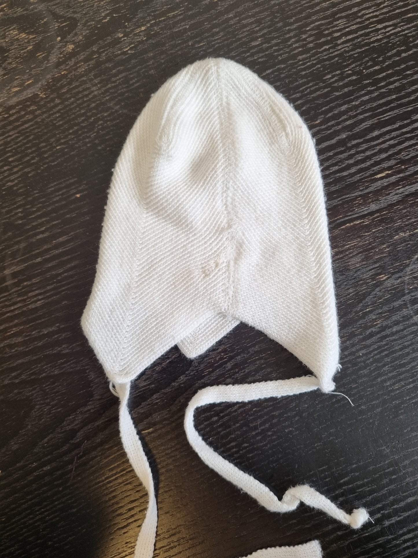 Babylue med knyting