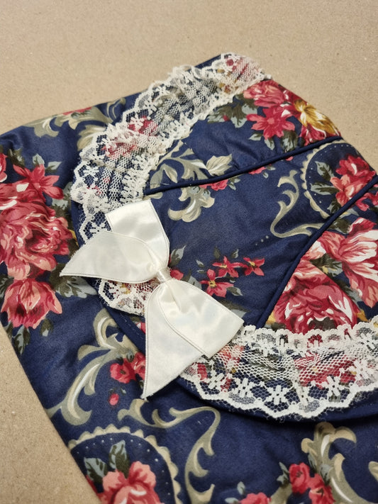 Vintage toalettveske fra 1980-tallet – blomsterprint med blonder