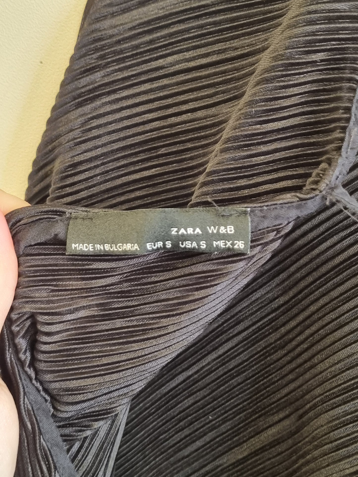 Svart plissert topp / Zara W&B - S