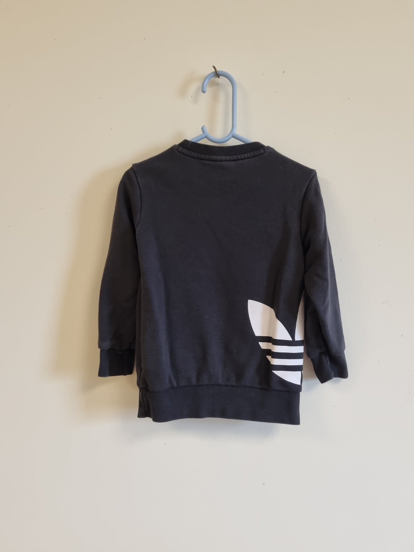 Svart genser / Adidas - 104