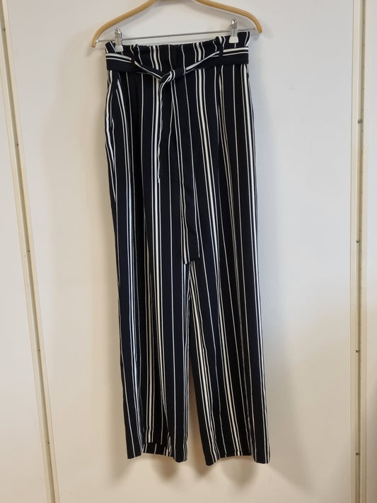 Stripete bukse med knytebelte / H&M - 38