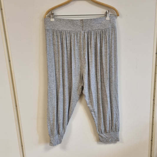 Grå capri/haremsbukse - M
