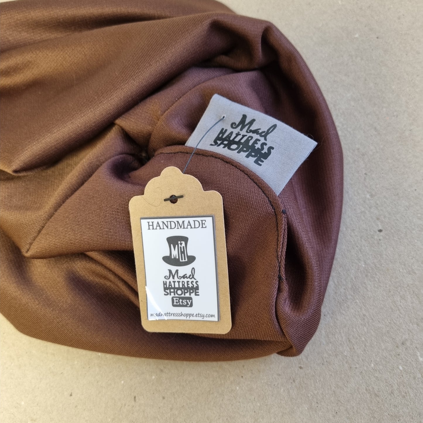 Brun oversized lue / Mad Hattress Shoppe
