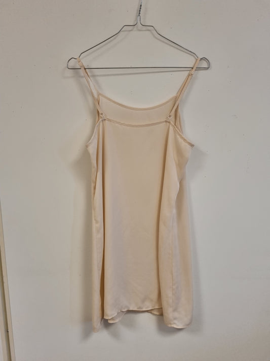 Beige underkjole / nattkjole - ca. M