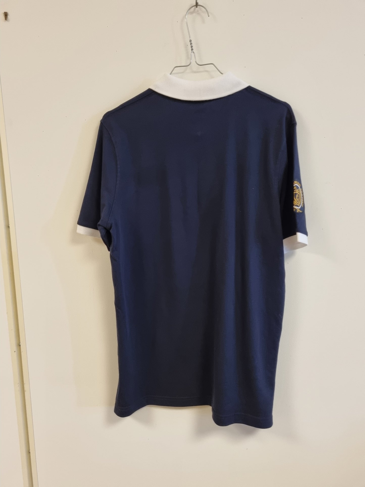 Mørkeblå pikéskjorte med broderi - L