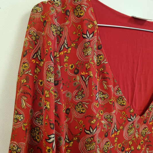 Rød mønstret bluse - 38