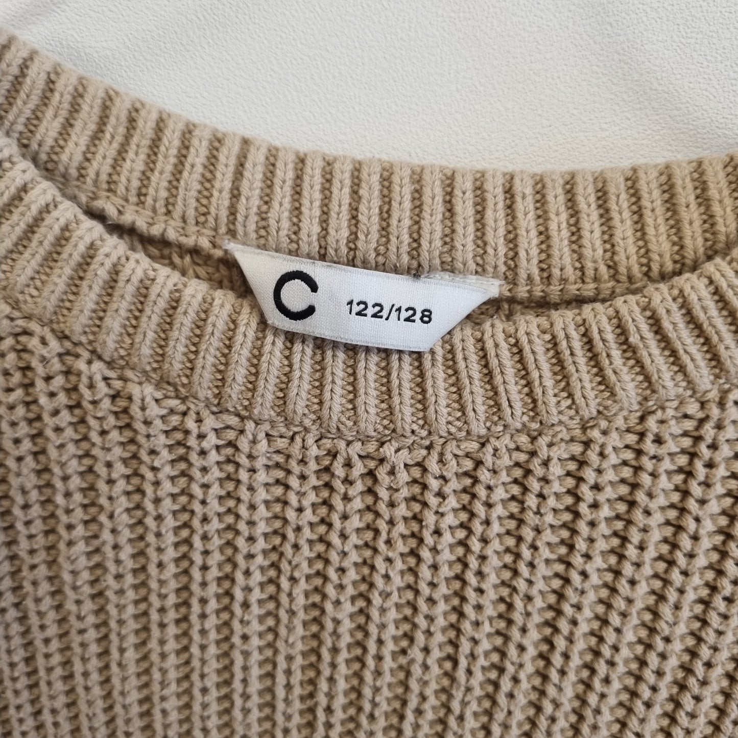Beige stripete strikkegenser - 122/128