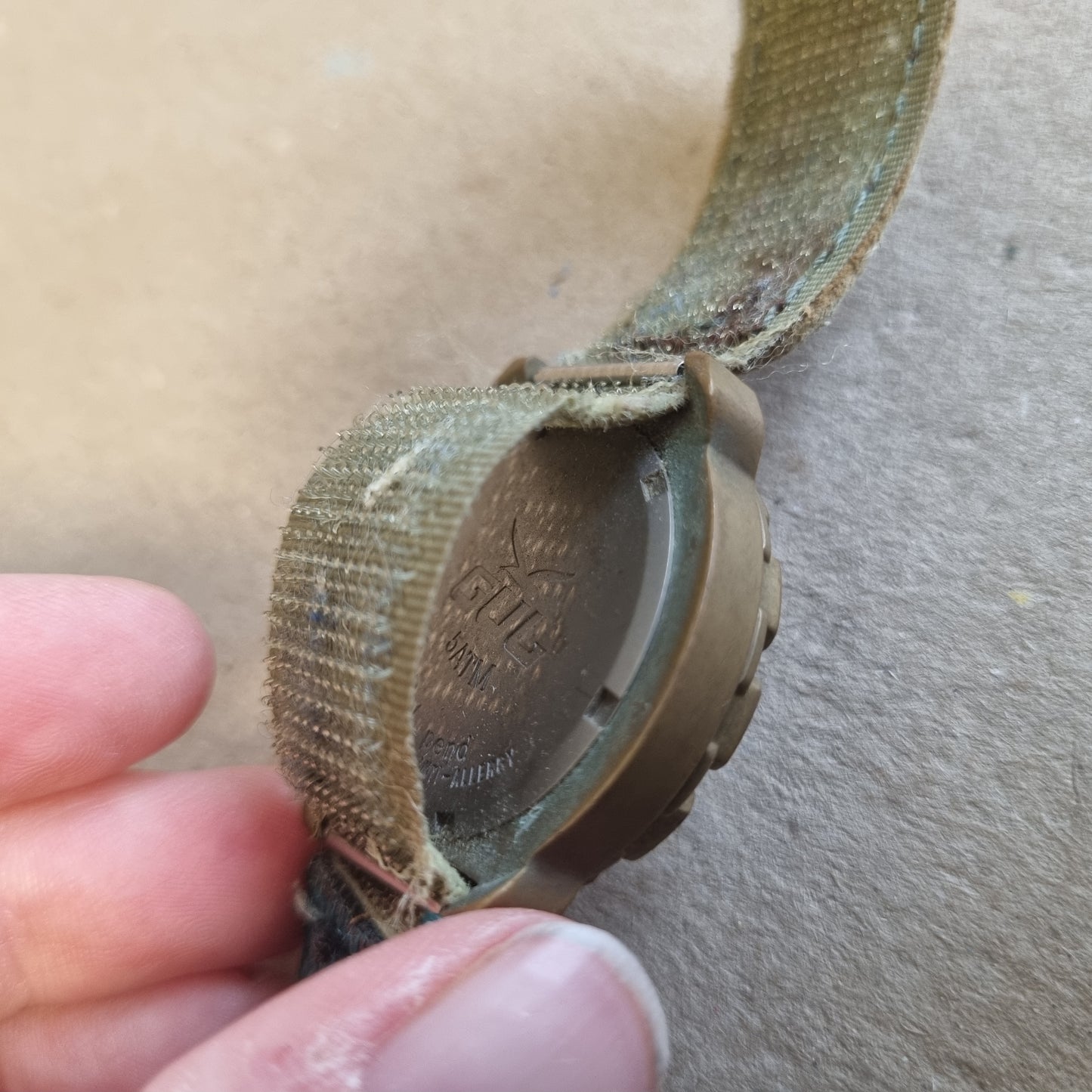 Vintage GUL barneklokke med original reim