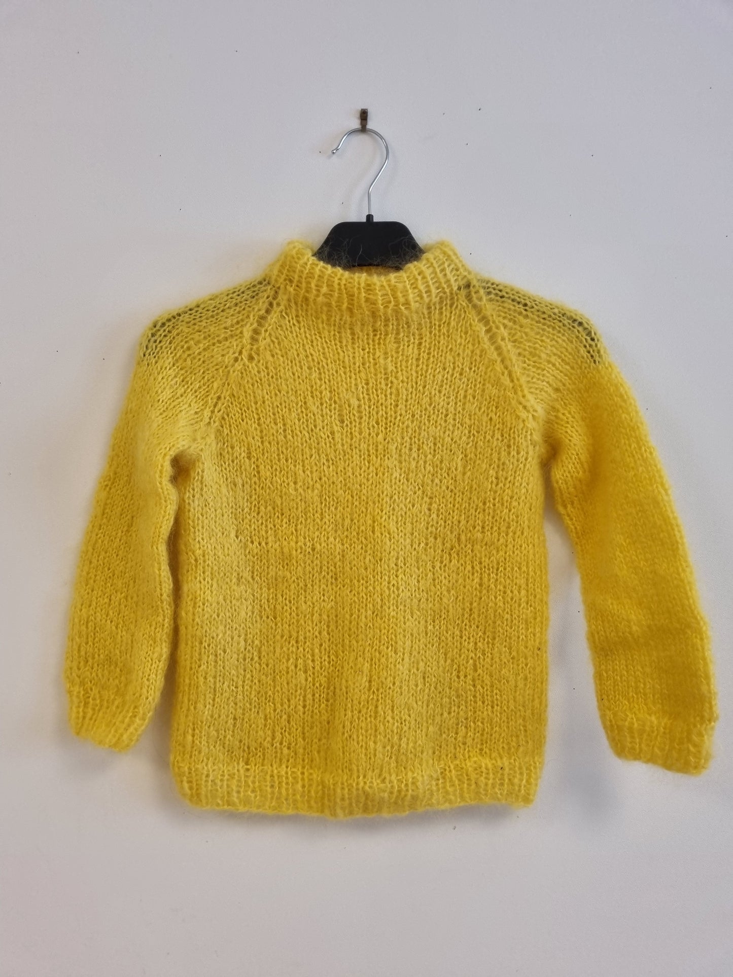Påskegul strikkagenser til barn