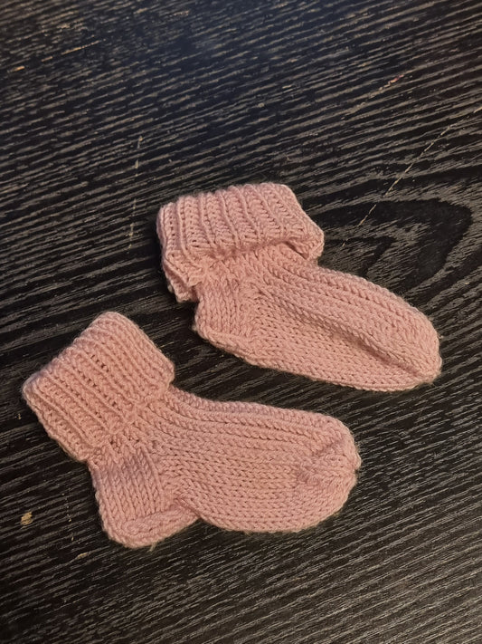 Hjemmestrikket babysokker