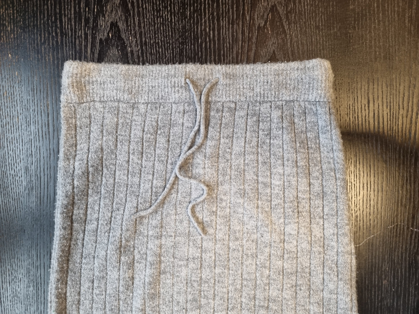Ribbestrikket skjørt