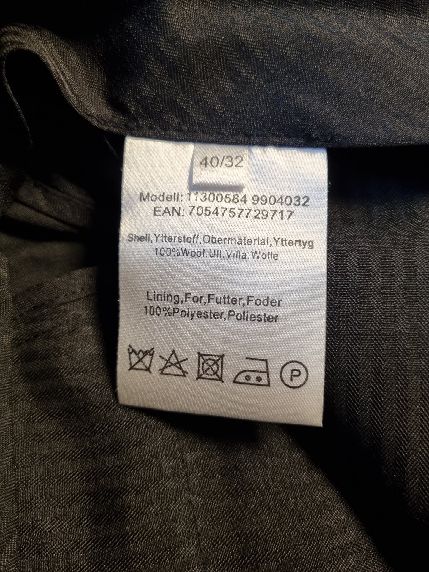 Batistini smoking / tuxedo (XL-40/32)