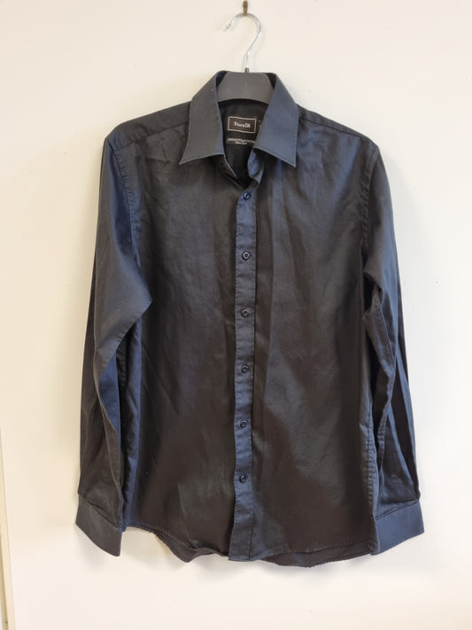 Svart dresskjorte - M
