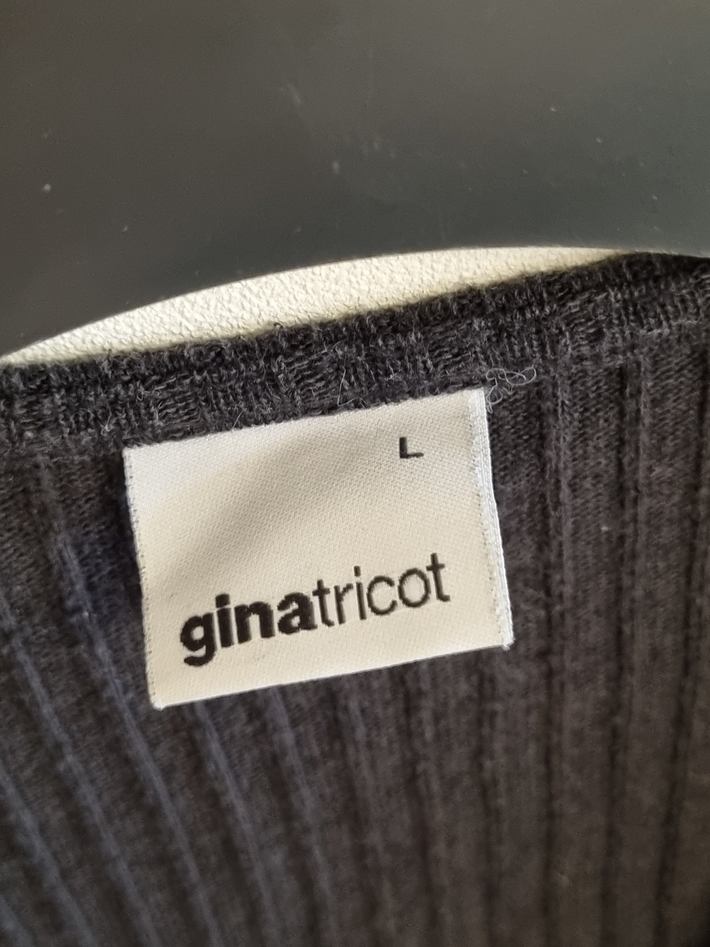 Ribbestrikket genser - L