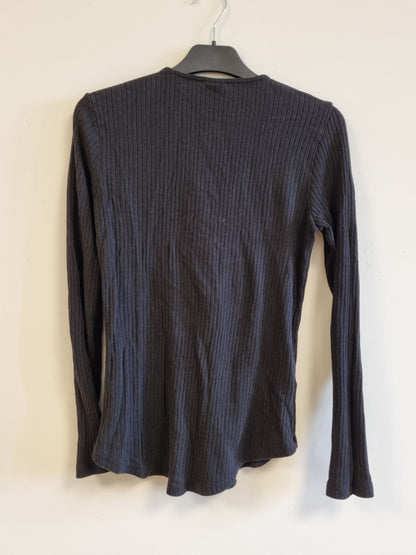 Ribbestrikket genser - L