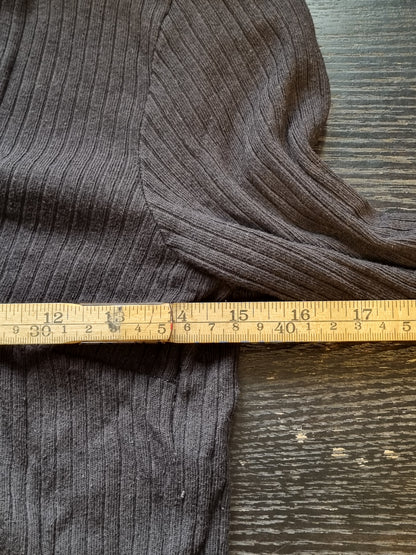 Ribbestrikket genser - L