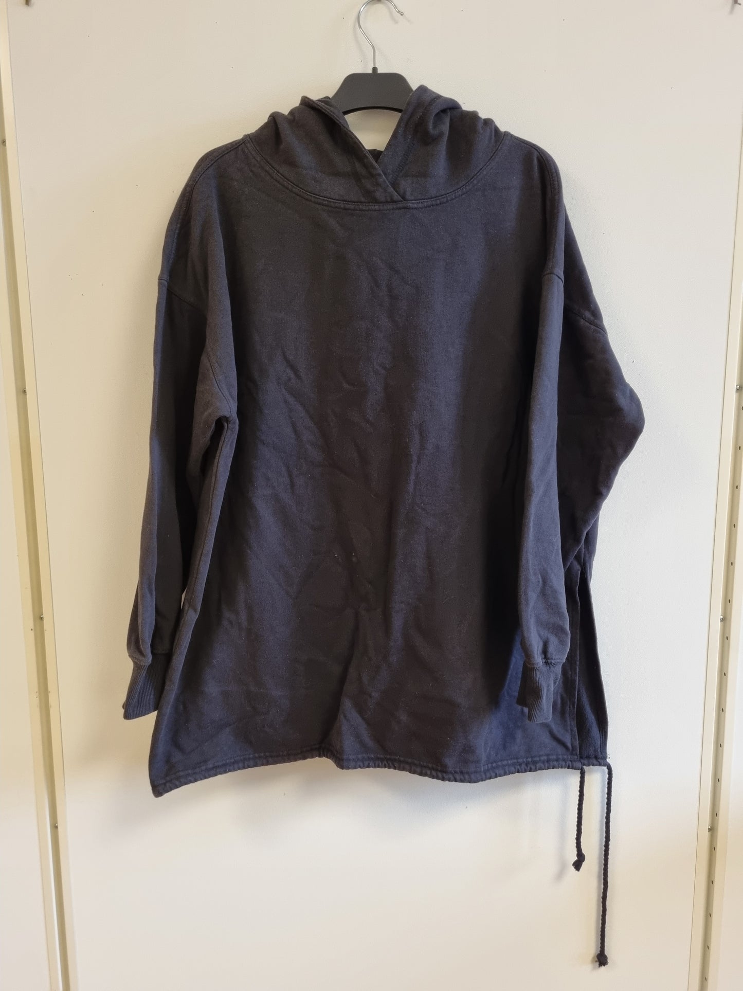 Svart hoodie - L