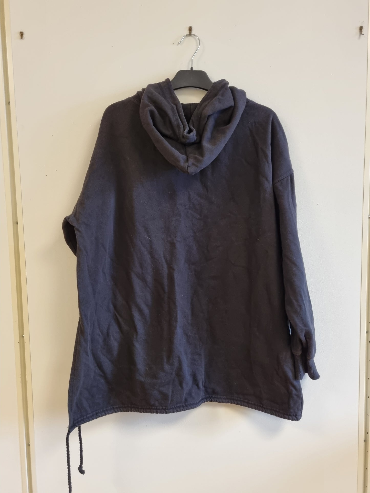 Svart hoodie - L