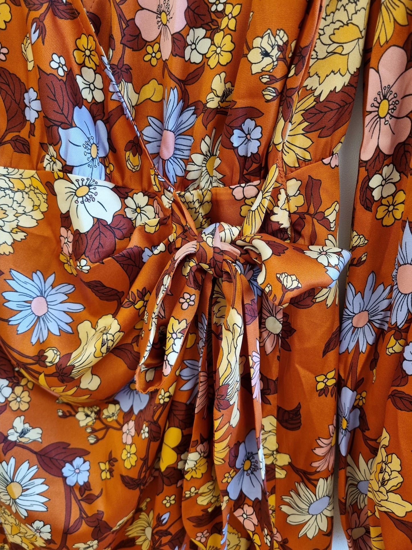 ASOS DESIGN Tall sateng maxikjole - 70-talls floral - str. 38