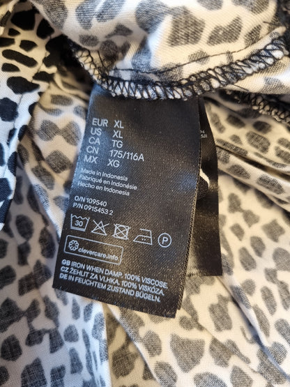 H&M Leopardmønstret kjole - XL