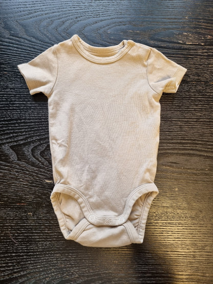 Kortermet body - 62