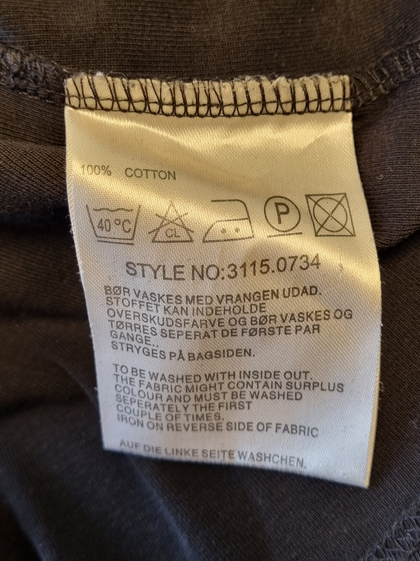 Svart t-skjorte - XL
