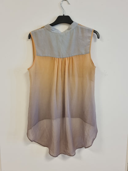Ermeløs bluse - S