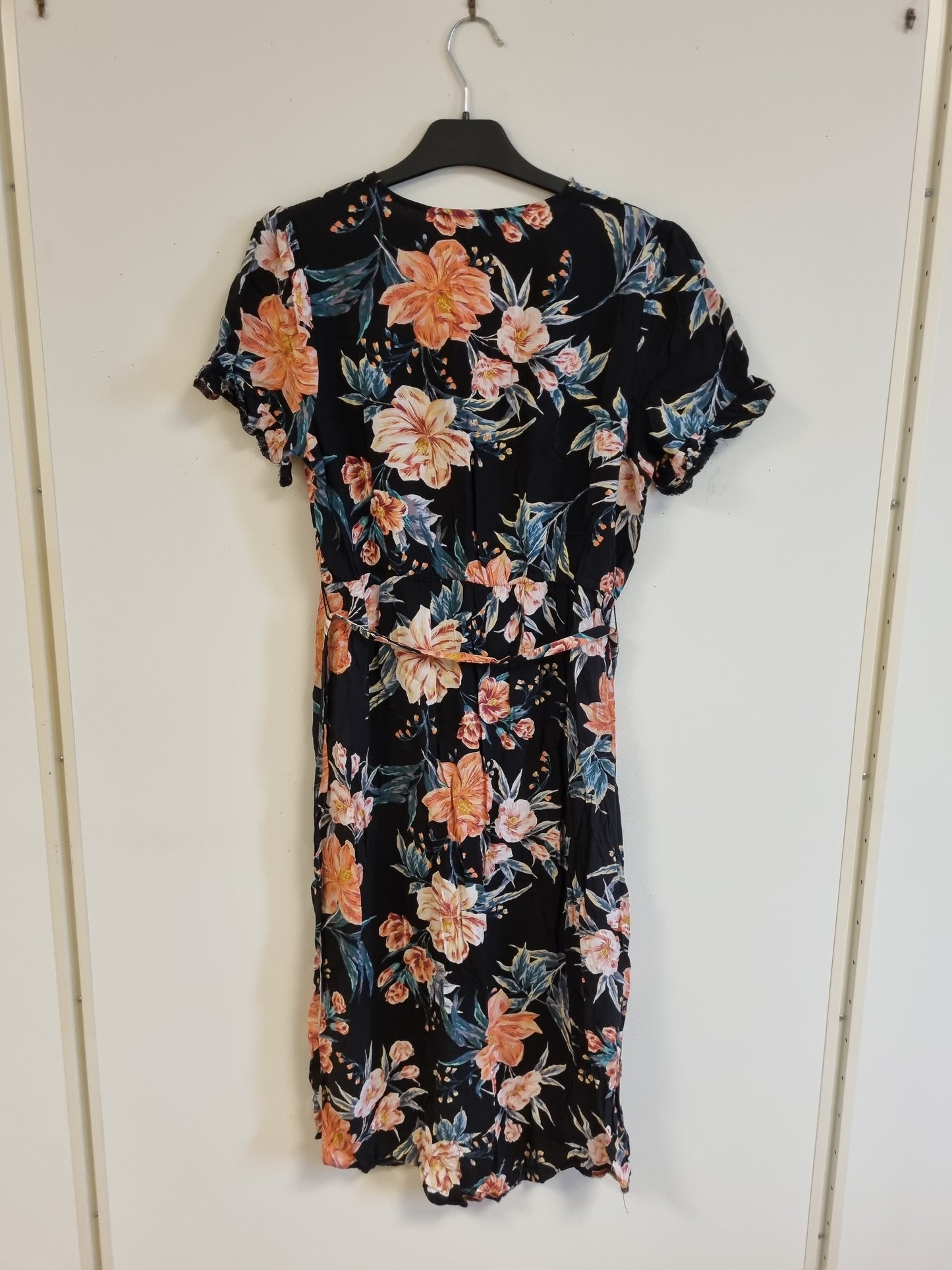Blomstret omslagskjole - M