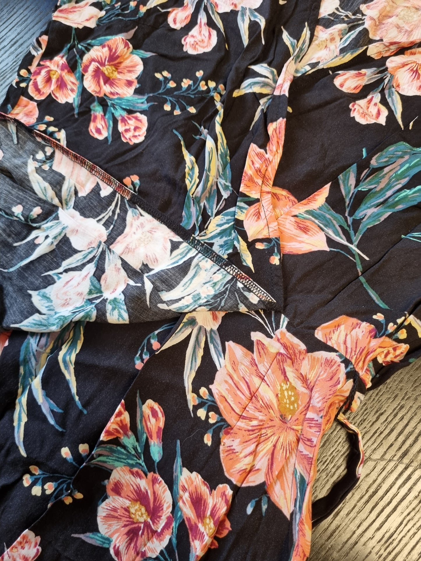 Blomstret omslagskjole - M