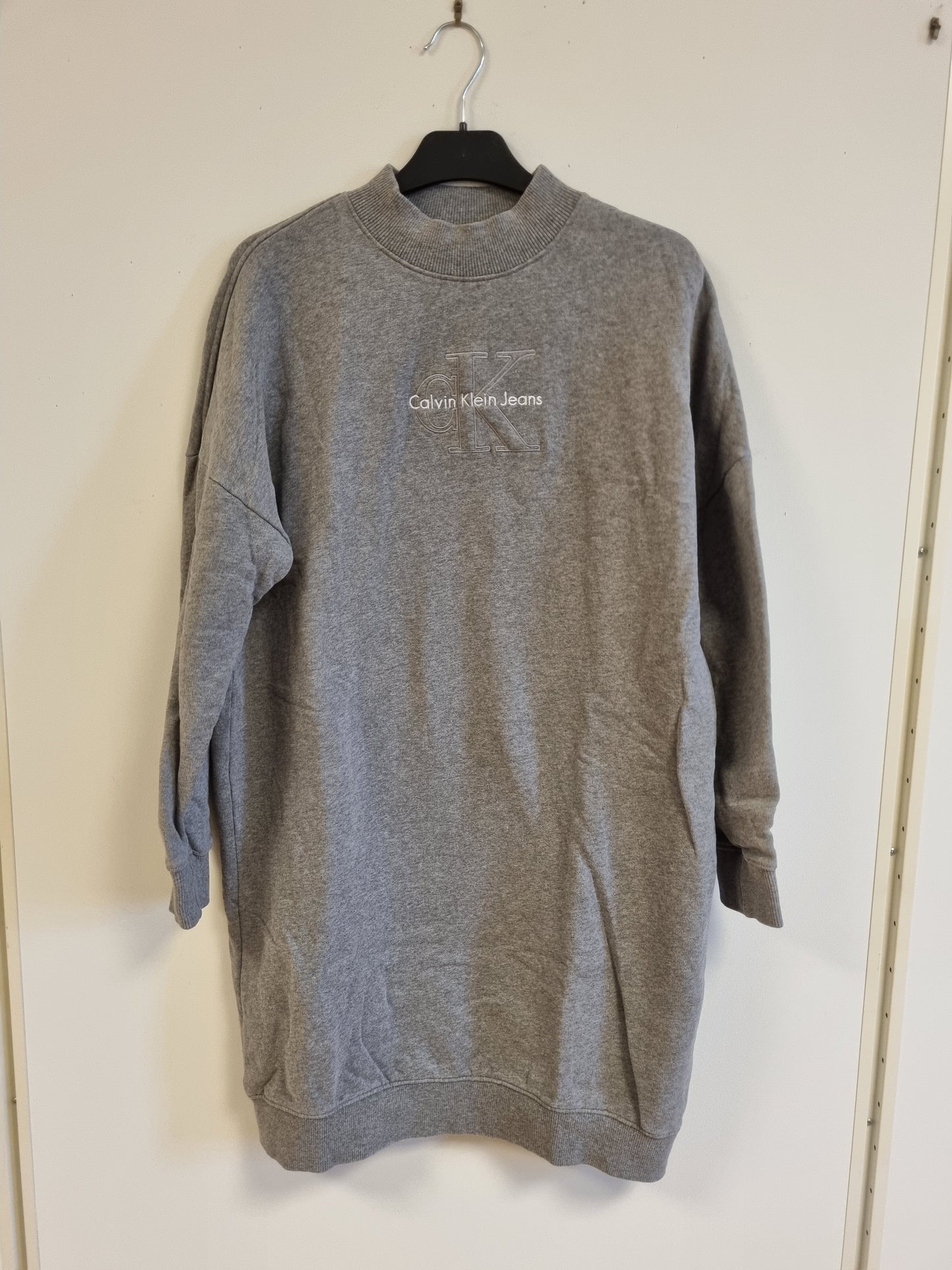 Sweatshirt kjole fra CK - M