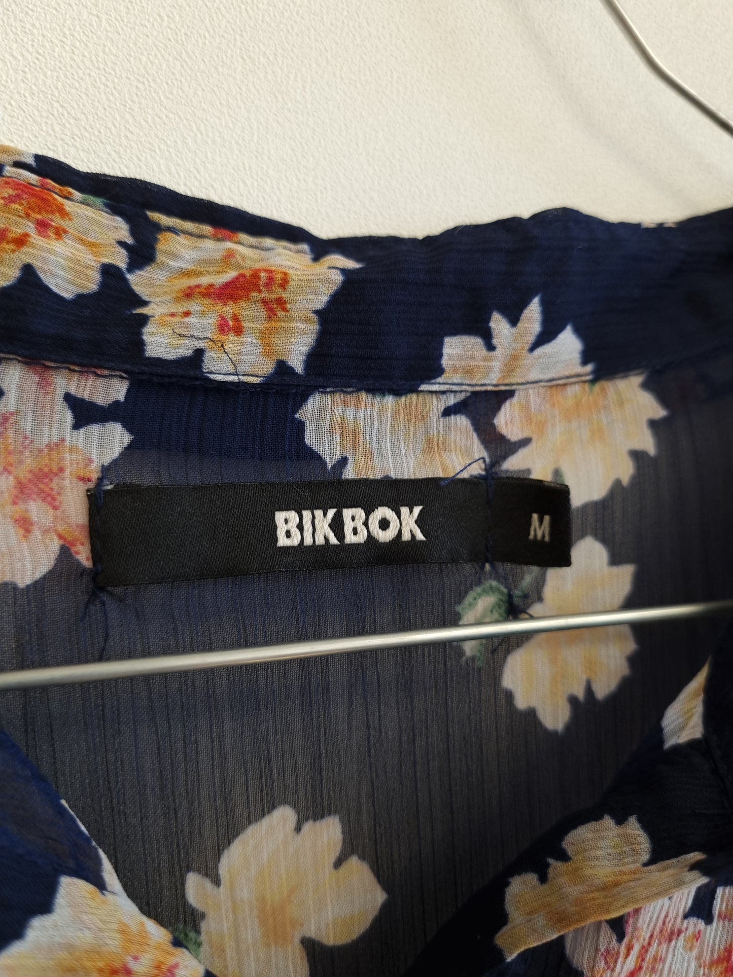 BikBok blomstret kjole - M