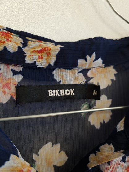BikBok blomstret kjole - M