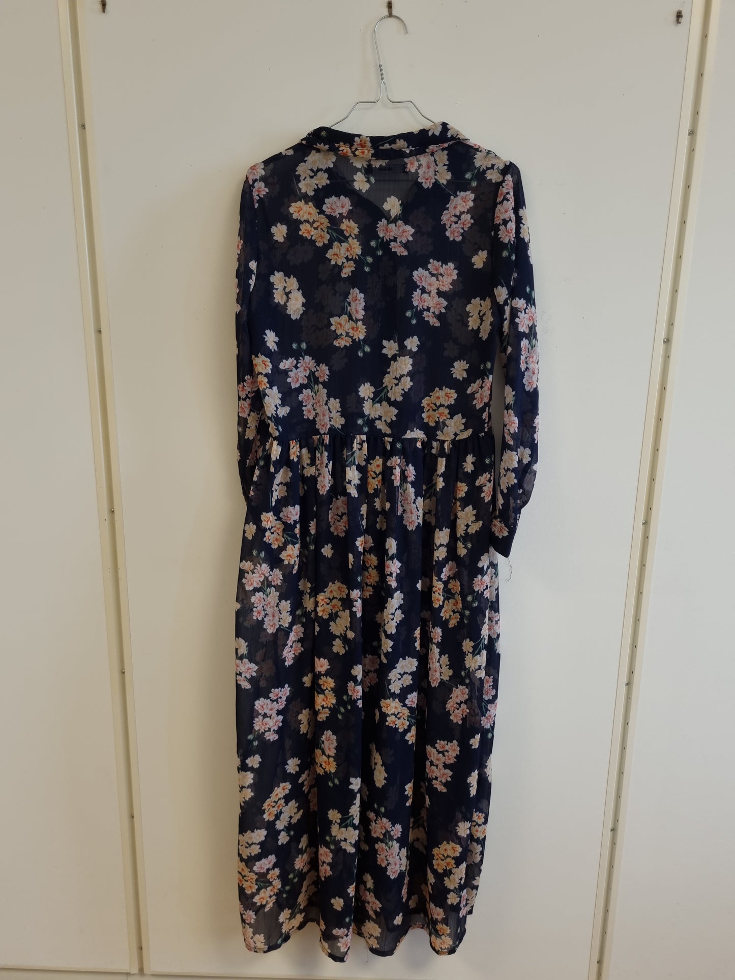 BikBok blomstret kjole - M