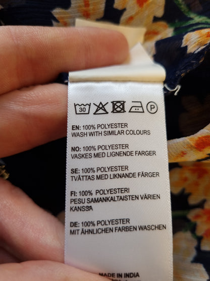 BikBok blomstret kjole - M