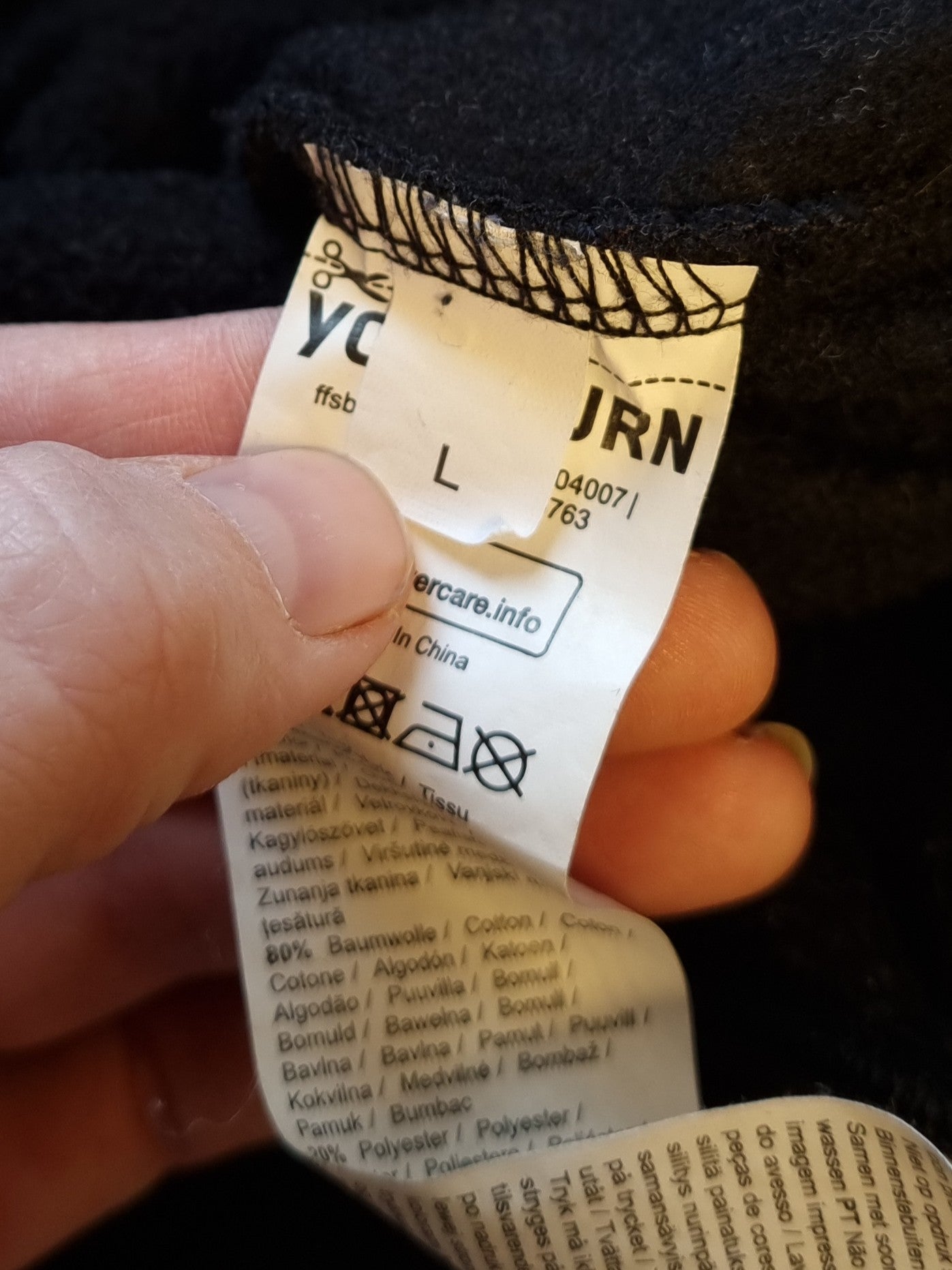 Svart hoodie - L