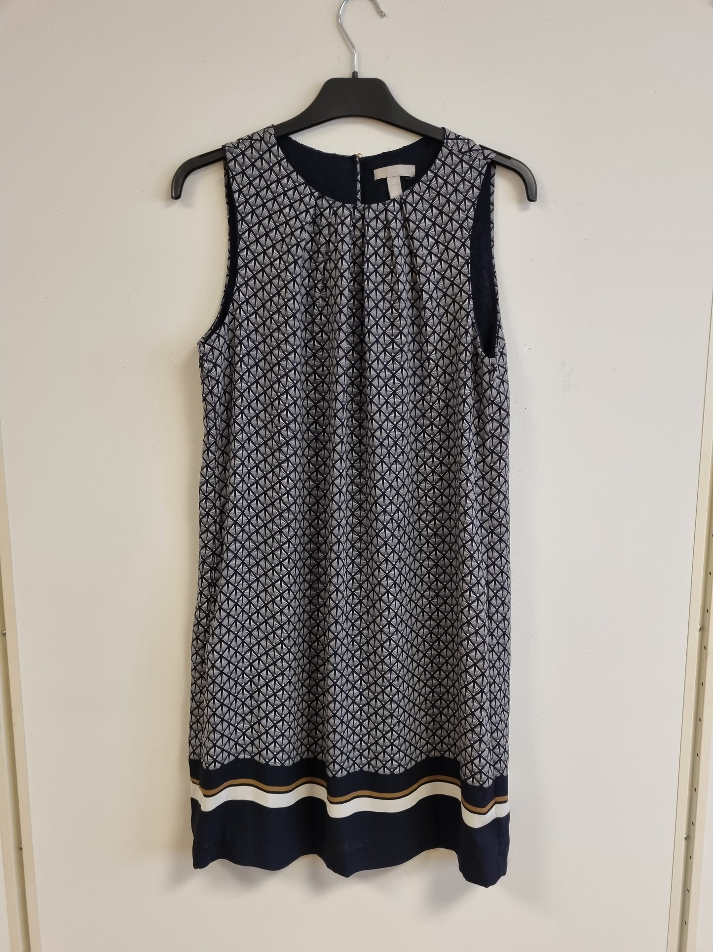 H&M Ermeløs kjole - M