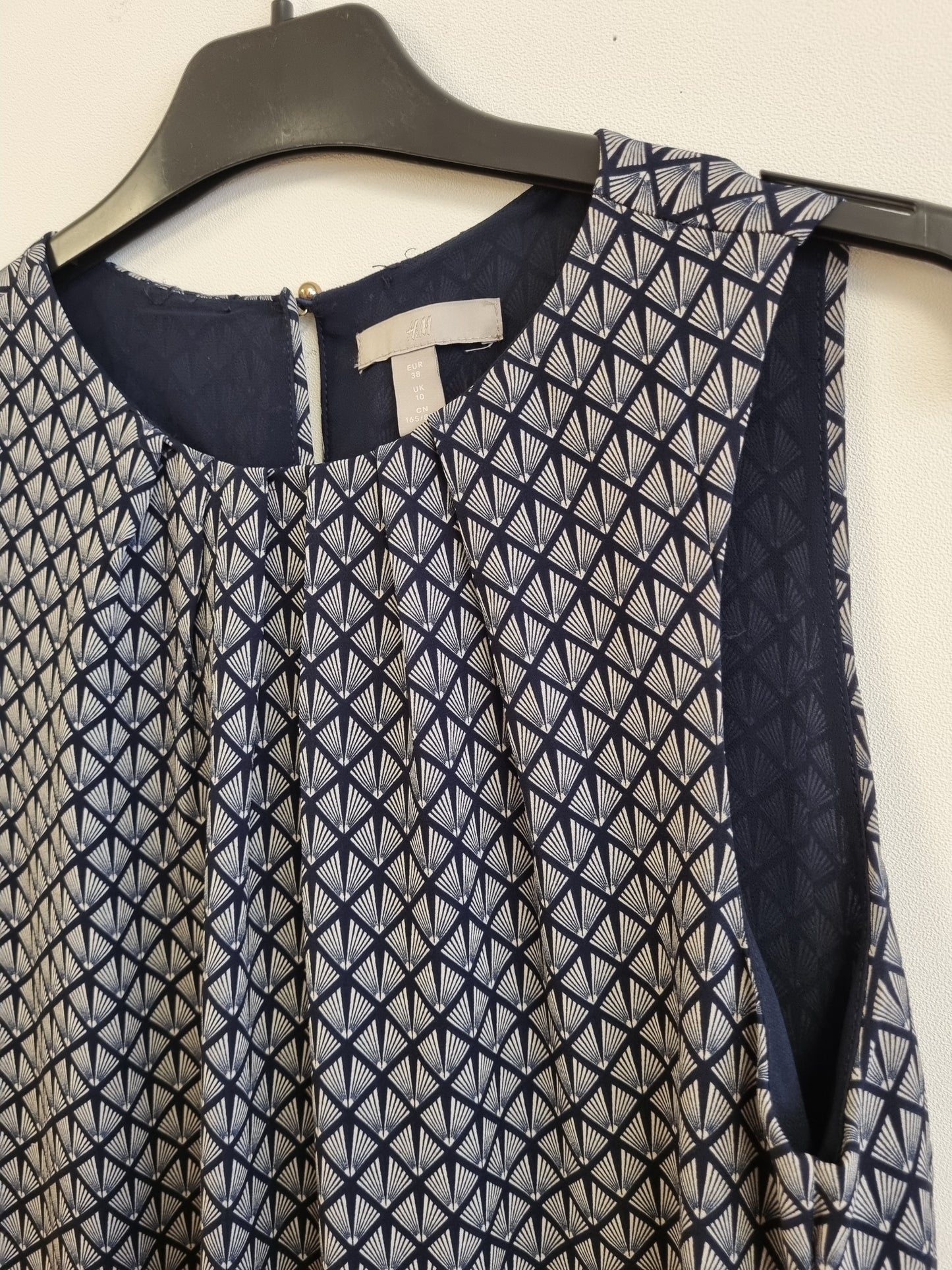 H&M Ermeløs kjole - M