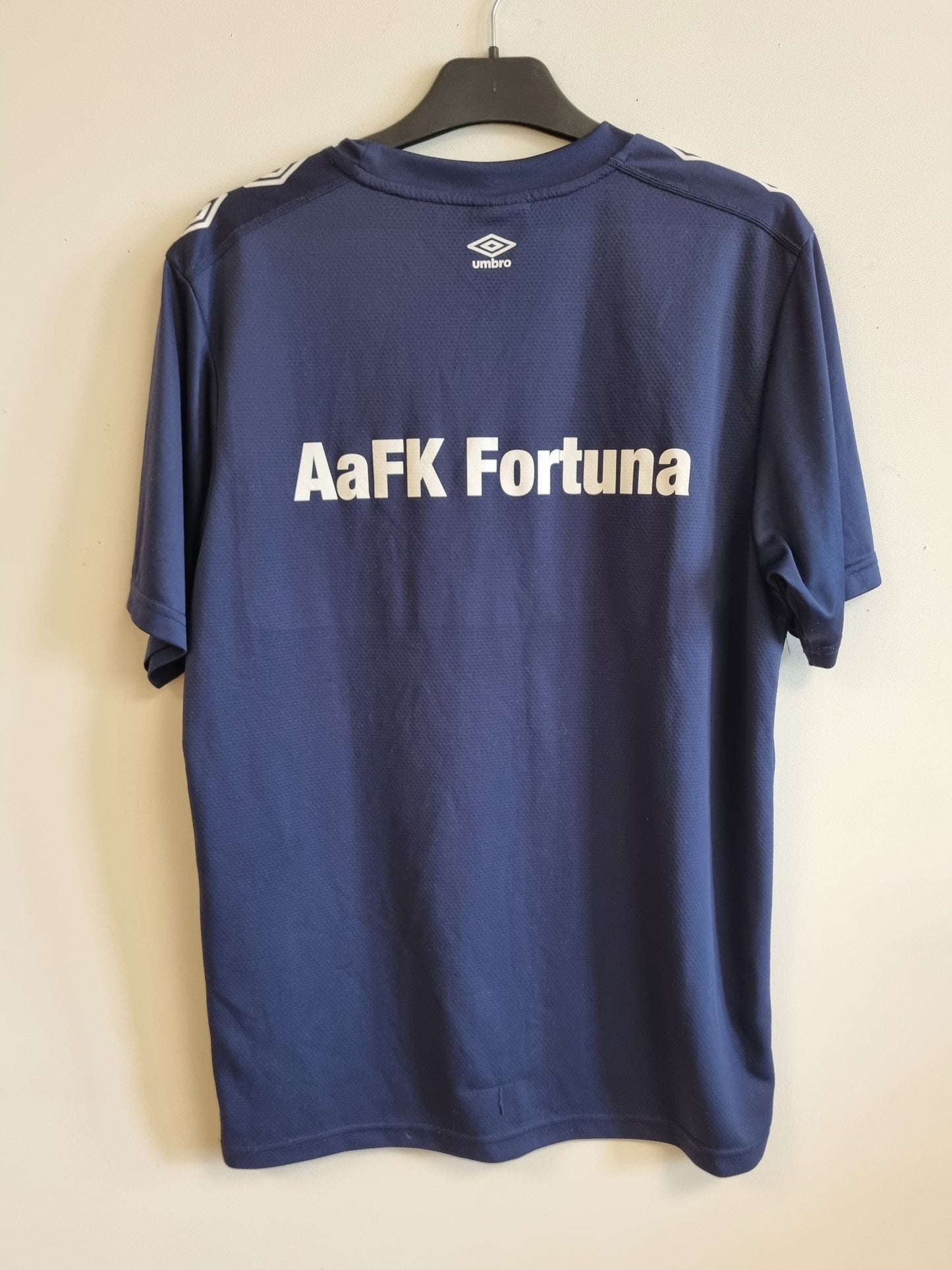 Umbro AAFK Fortuna t-skjorte - L