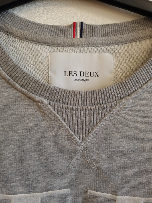 Les Deux genser - M