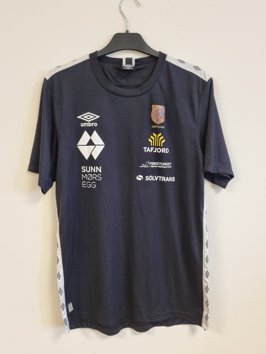 Umbro t-skjorte AAFK Fortuna - L