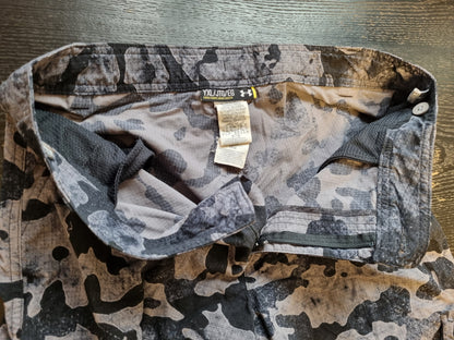Under Armour shorts - 160