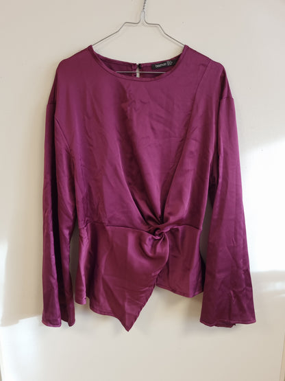 Boohoo satengbluse - L