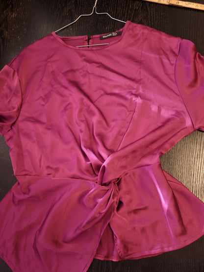 Boohoo satengbluse - L