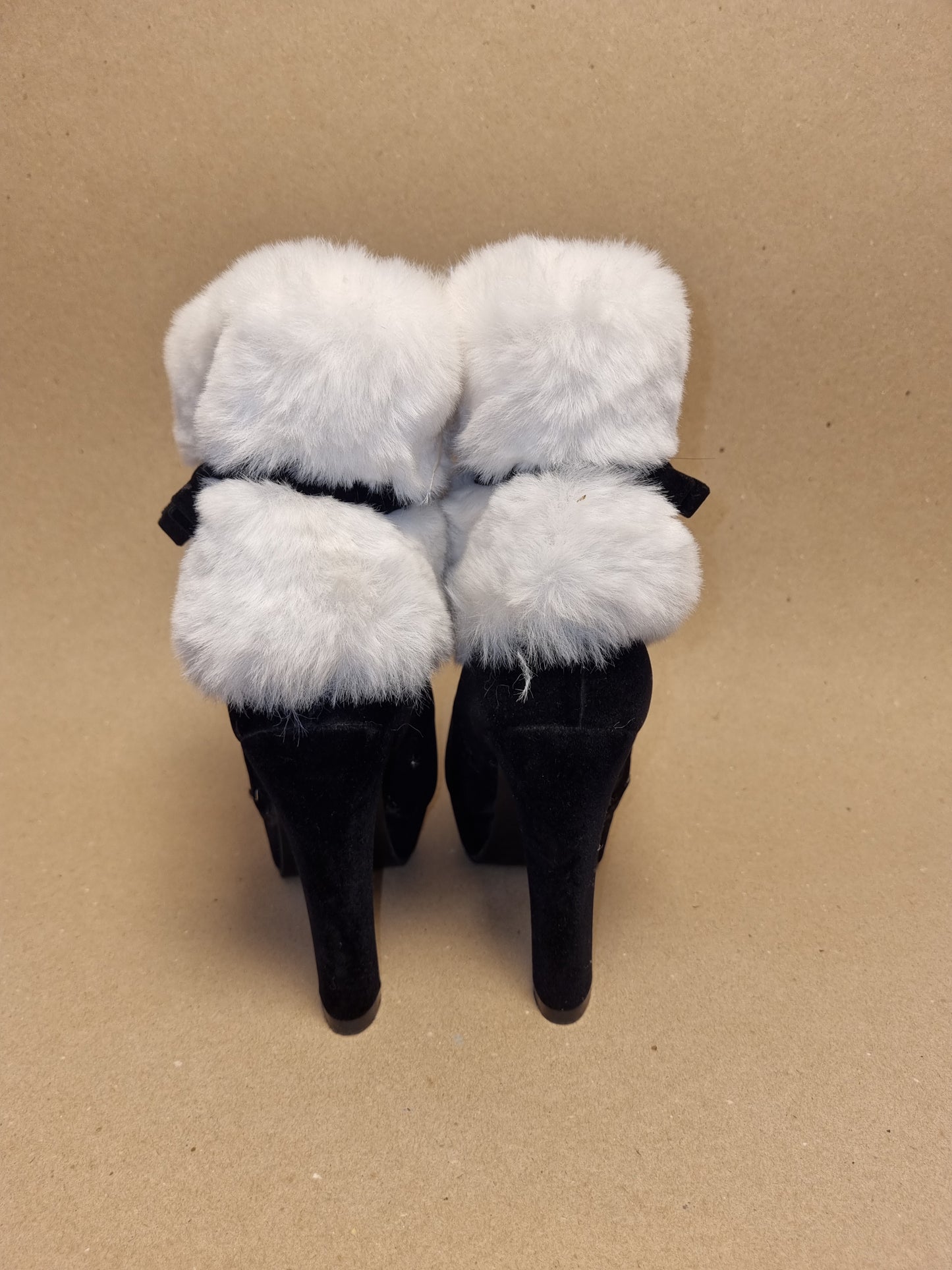 Høyhælte boots - 36