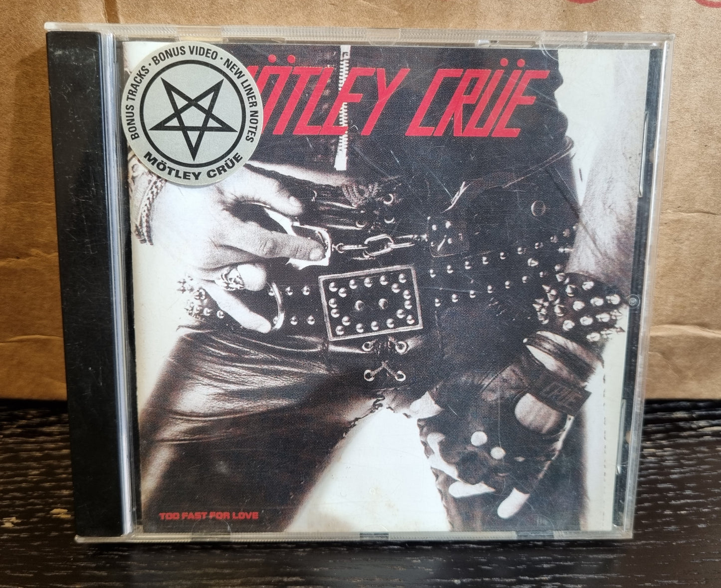 Mötley Crüe - Too Fast For Love