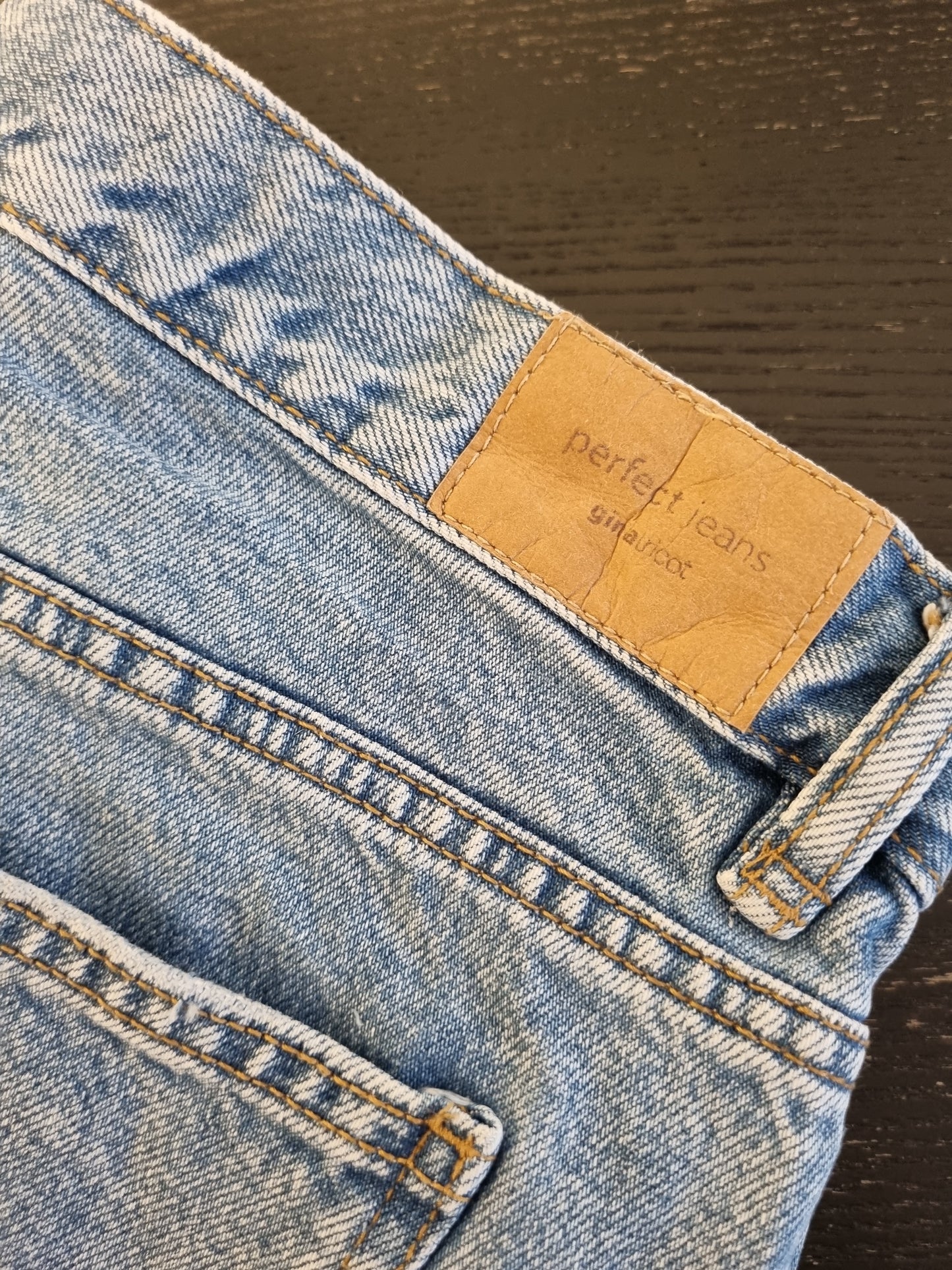 Gina Tricot Perfect Jeans - 44