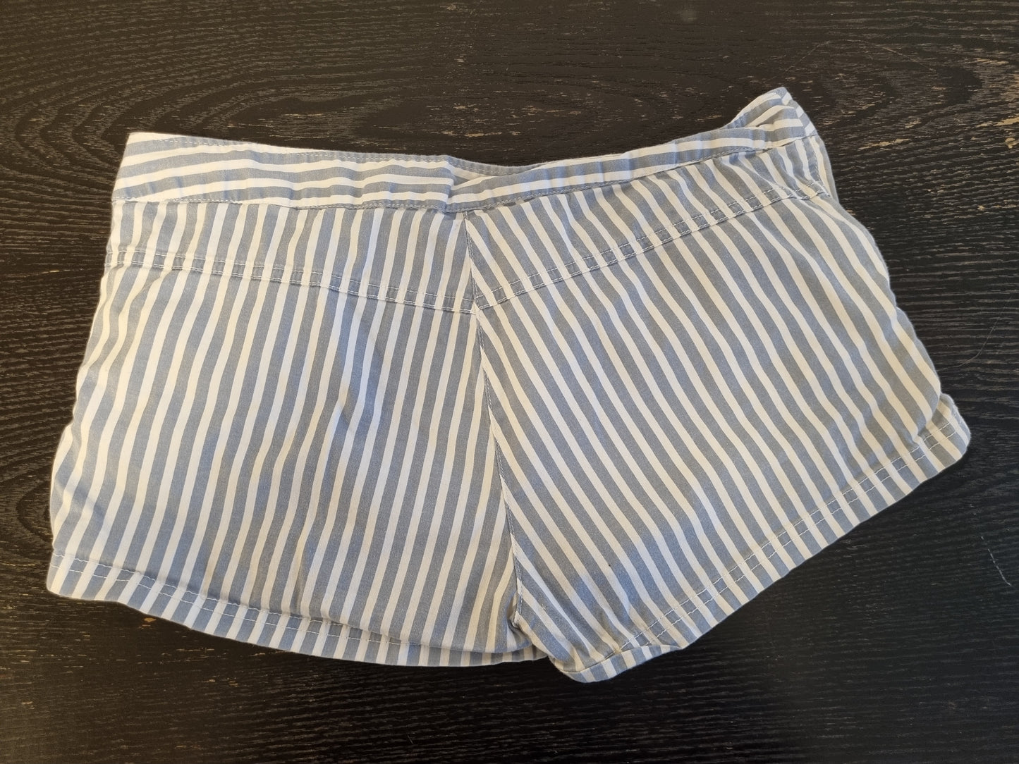 Vero Moda shorts - L